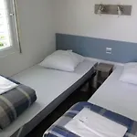 De La Foret Seasonova אתר קמפינג 3*