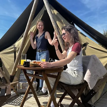 De La Foret Seasonova Kemping 3*